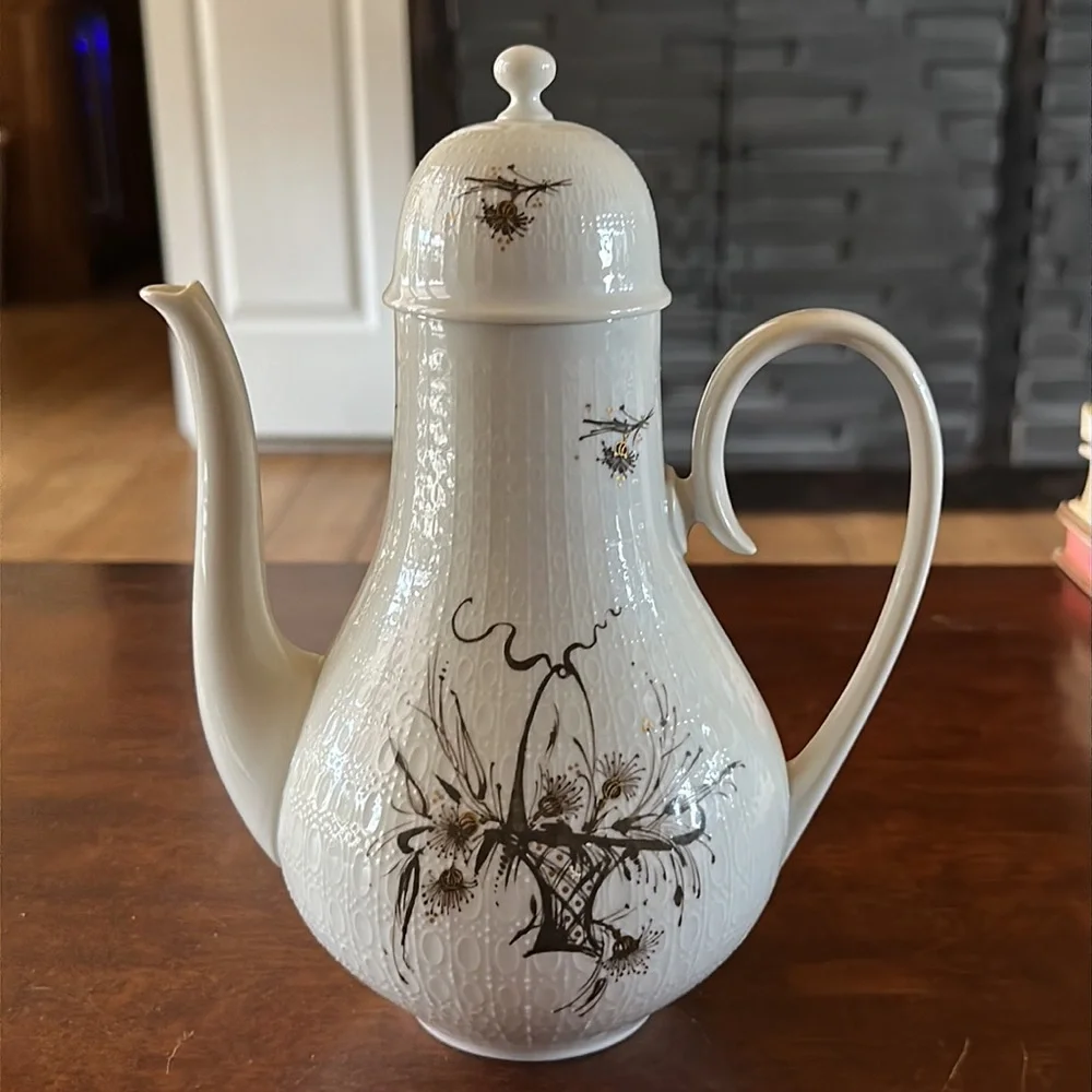 ❤️ 1960's Basquette Rosenthal Romanze Signed Bjern Wiinblad Coffee Pot